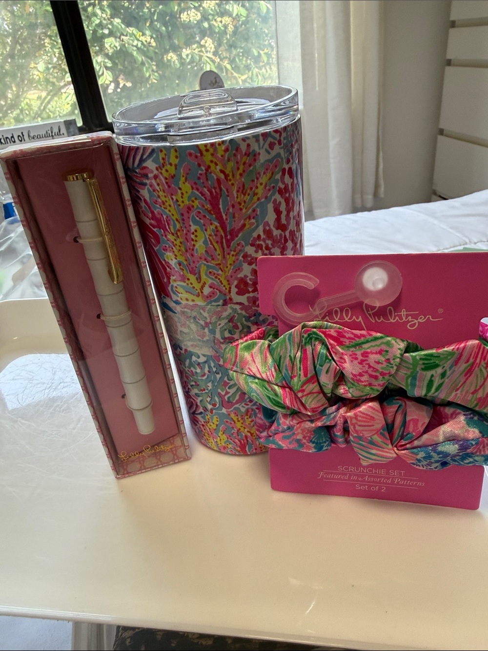 Lilly Pulitzer insulated Travel Tumbler w/ White bamboo pen &  scrunchie set